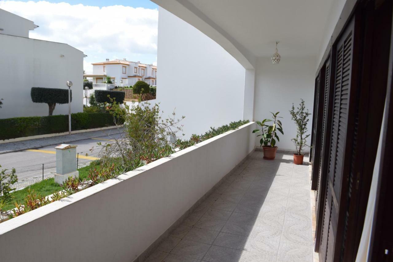Apartamento T2 Com Piscina E Wifi A 350 Metros Da Praia 올류스 데 아구아 외부 사진